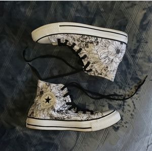 Black&White Floral Converse